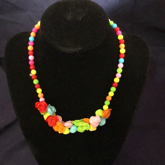 Free add on plastic bead stretch necklace - Picture 3 of 3